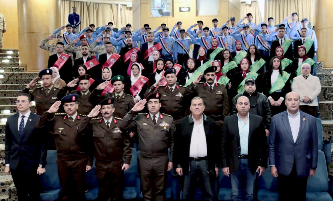 زيارة طلاب الجامعات الحكومية ومدارس التأسيس العسكرى إلى مستشفى سرطان الأطفال