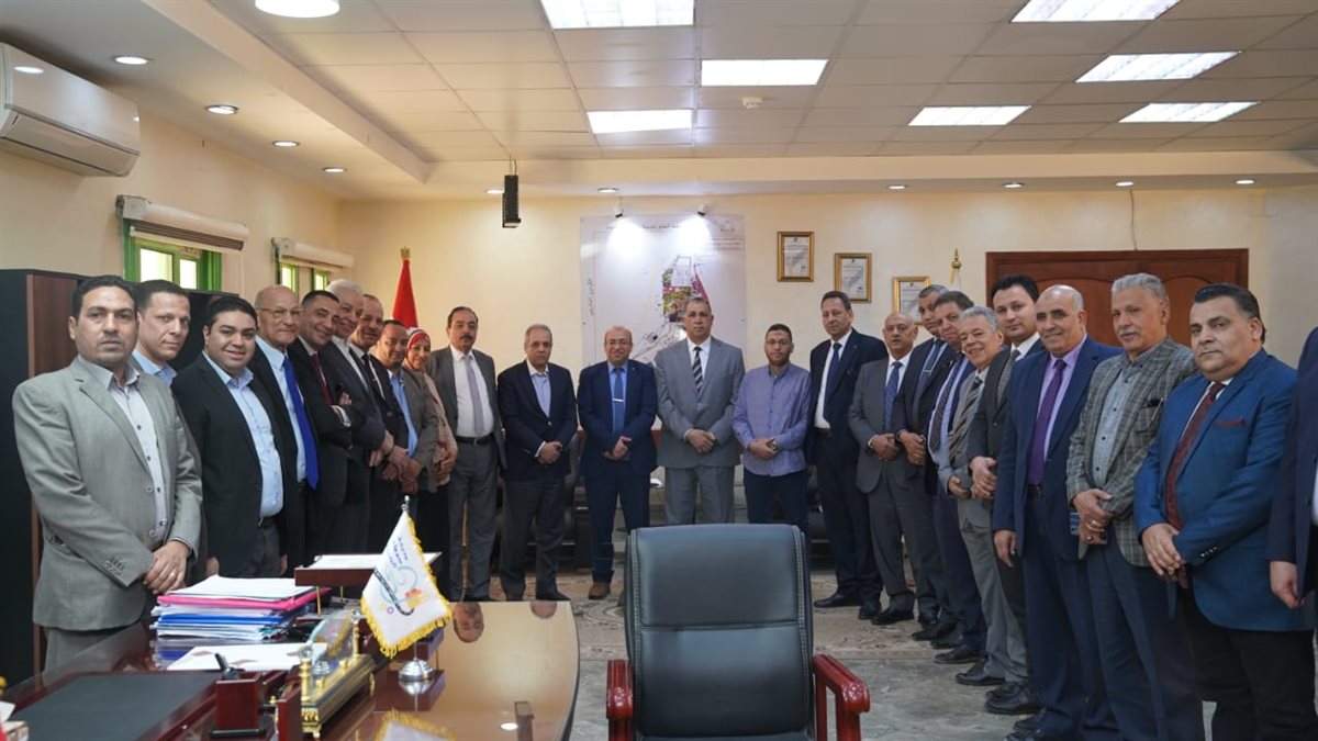 نقابة المحامين تسلم أرض نادي سوهاج (1)