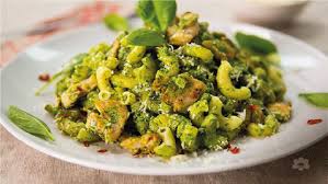 مقادير عمل مكرونة كريمي بالسبانخ