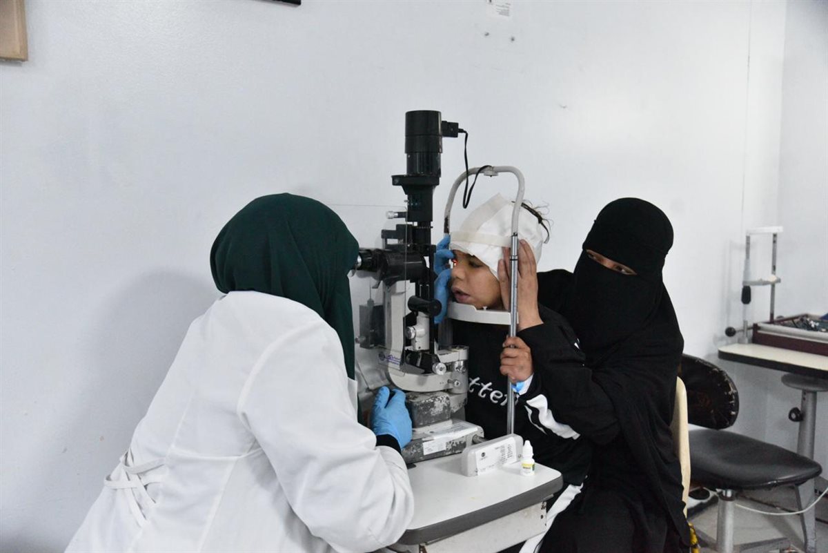  الطفلة إيمان ضحية رشق الحجارة