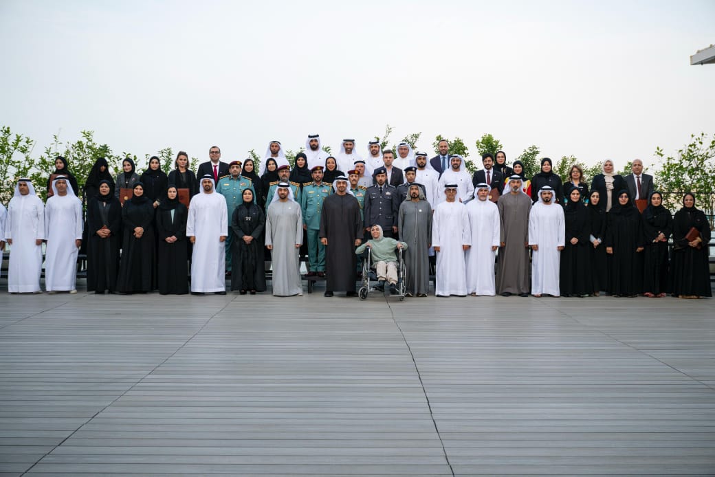 سمو الشيخ محمد بن زايد آل نهيان يسلم جائزة المركز الأول لهوسبيس مصر