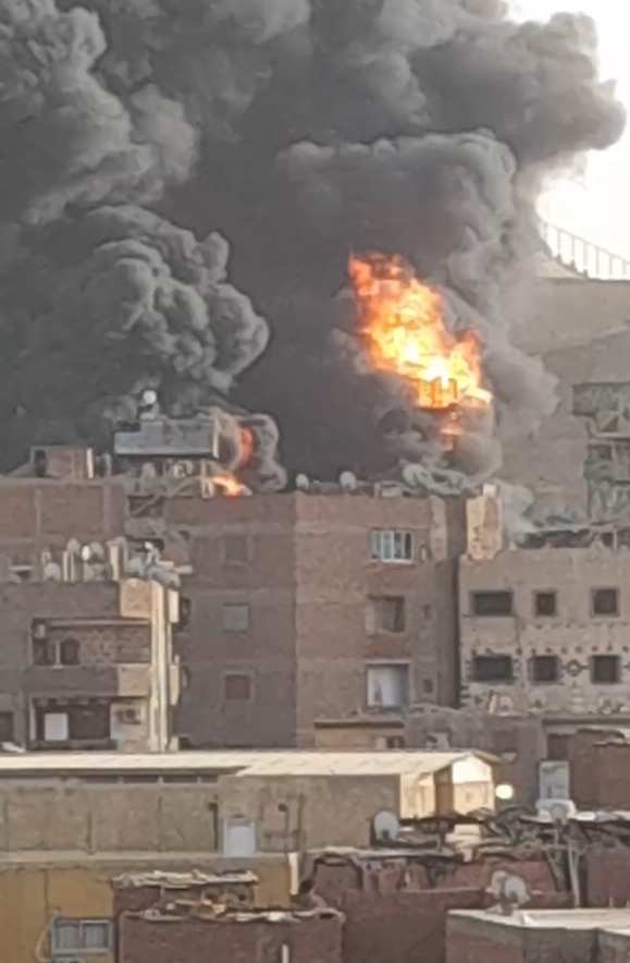 جانب من الحريق