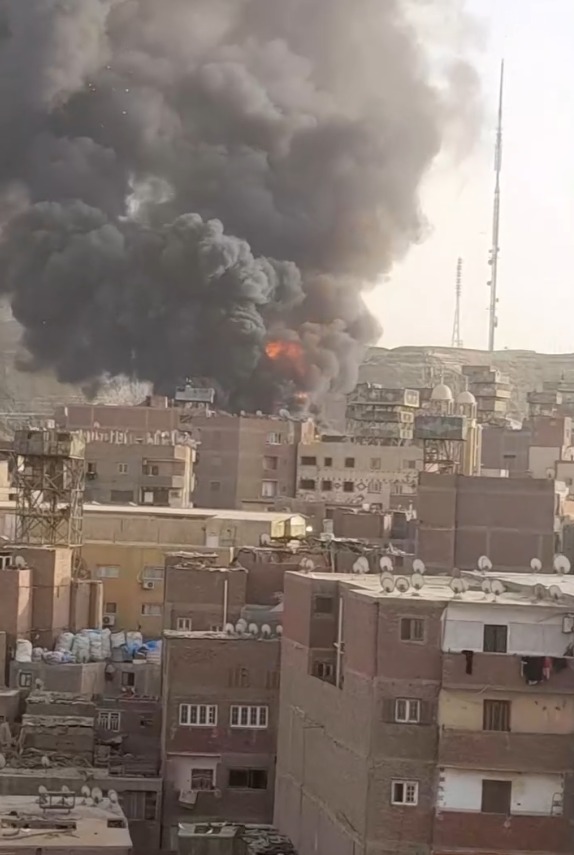 جانب من الحريق