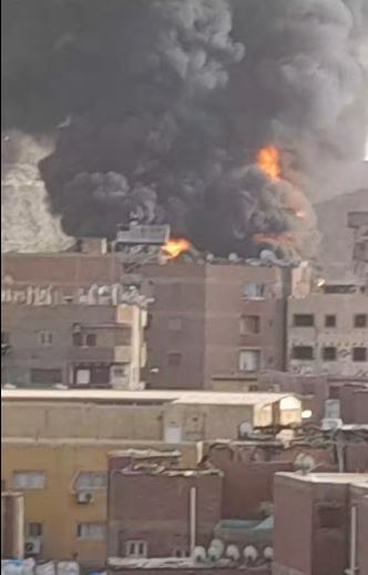 جانب من الحريق