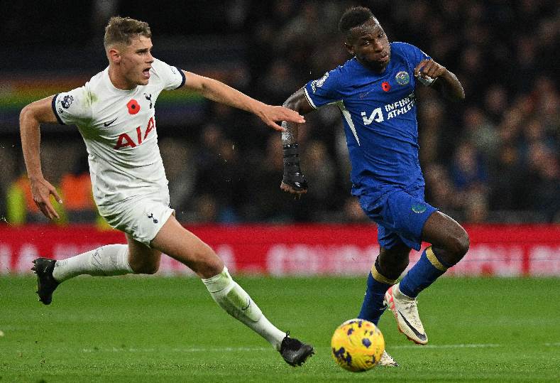 القنوات الناقلة لمشاهدة مباراة تشيلسي ضد توتنهام بث مباشر اليوم في قمة البريميرليج