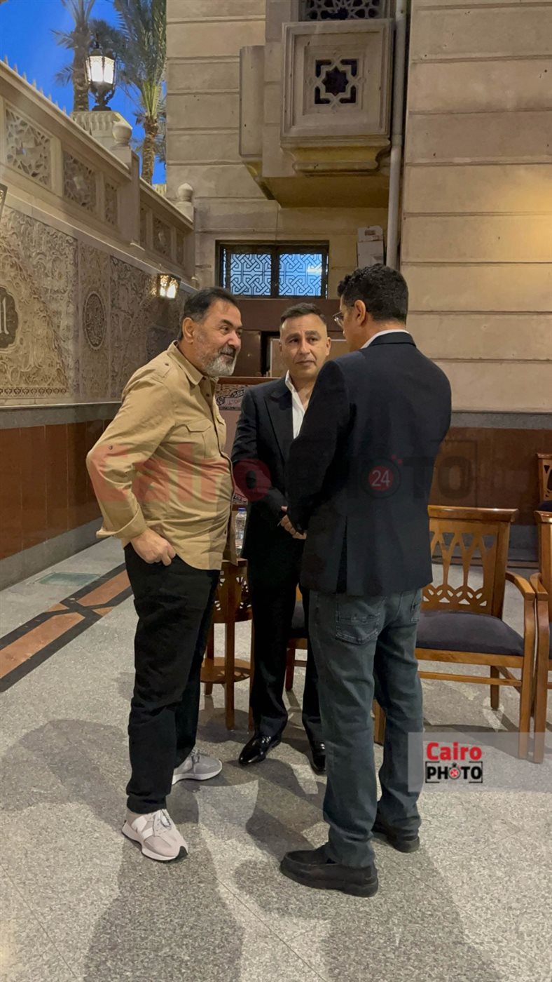 بحضور محمود سعد وخيري رمضان.. بدء عزاء والدة المخرج ميدو شعبان