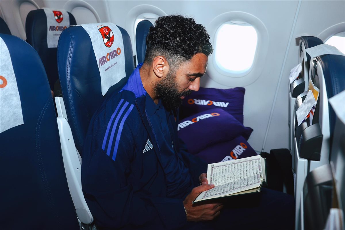 لقطات من مغادرة بعثة الأهلي مطار القاهرة لمواجهة الهلال السوداني
