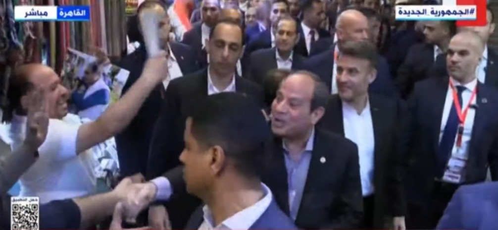 الرئيس السيسي يصطحب نظيره الفرنسي  إيمانويل ماكرون في جولة بالقاهرة  