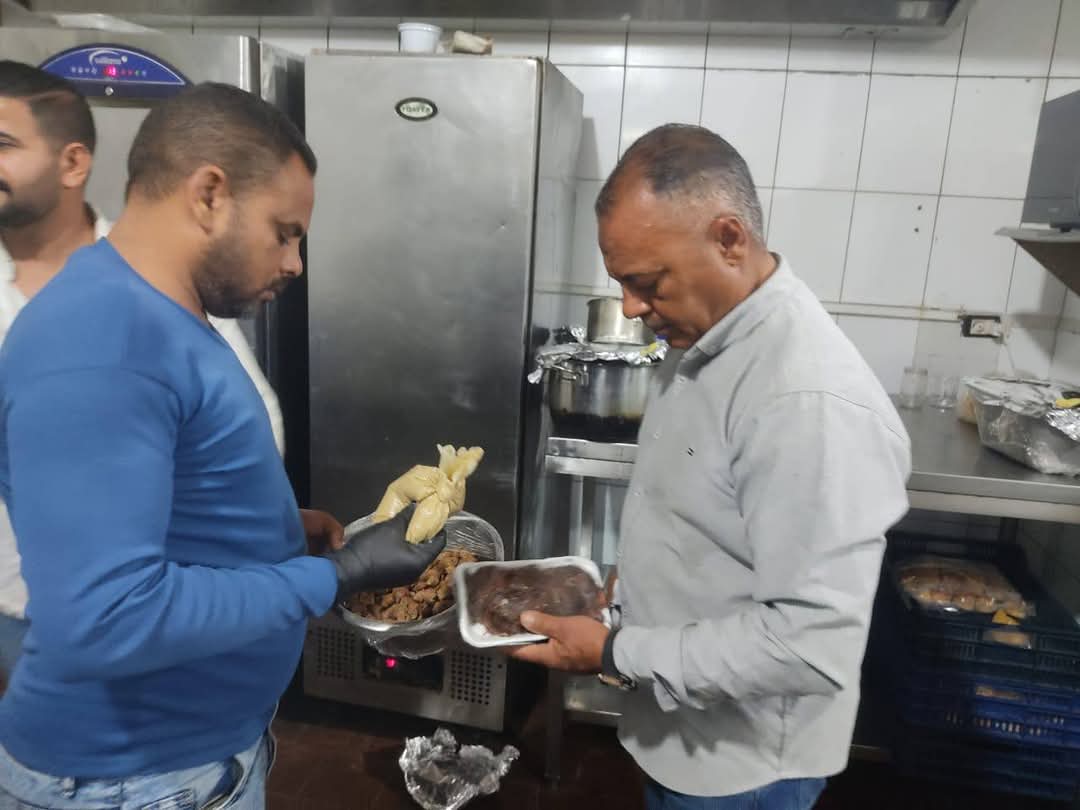 حملات على المحلات بالقصير 