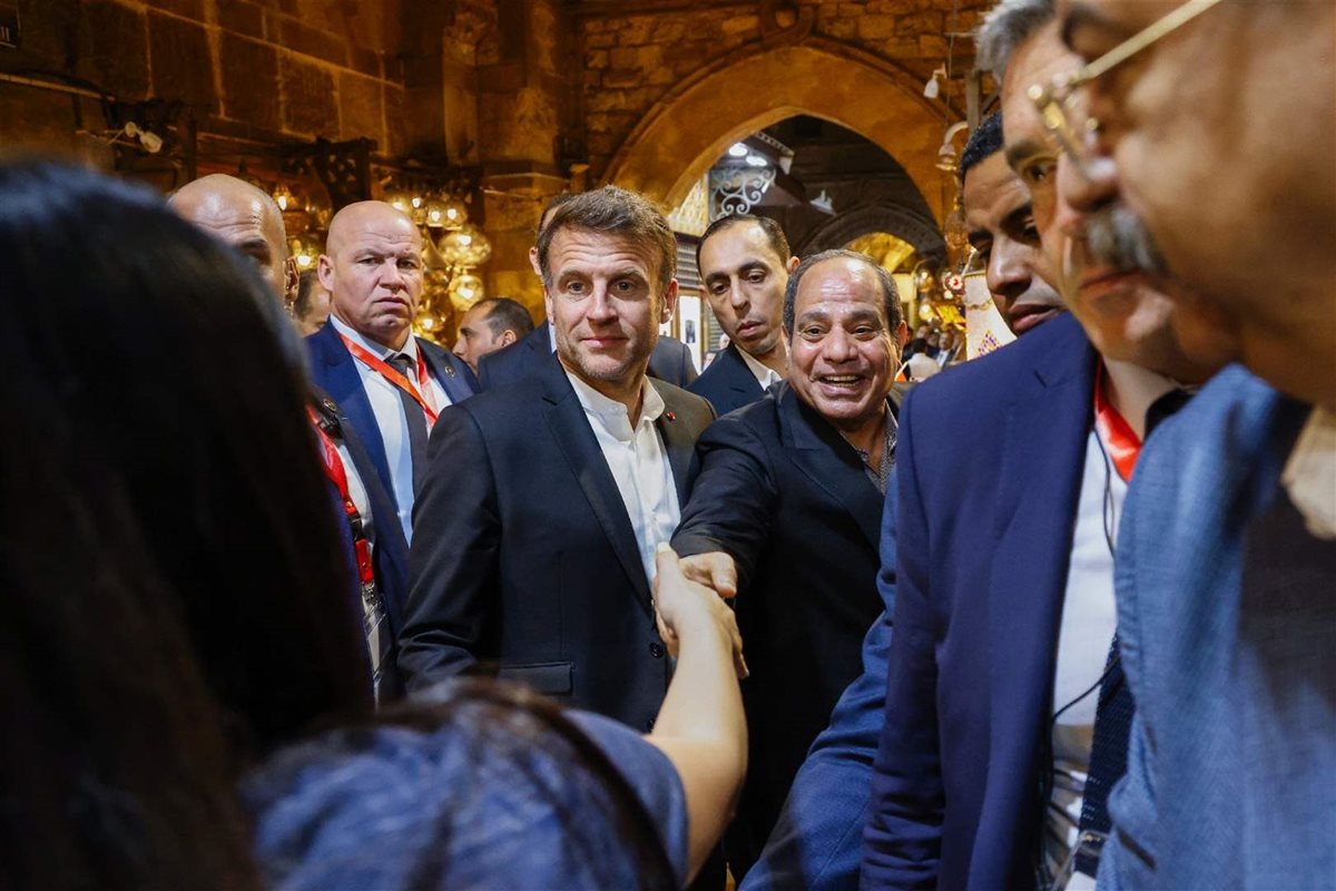 الرئيس الفرنسي والرئيس السيسي