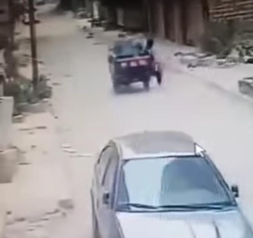 تداول مقطع فيديو لسحل فتاة لسرقة هاتفها المحمول بالإسكندرية