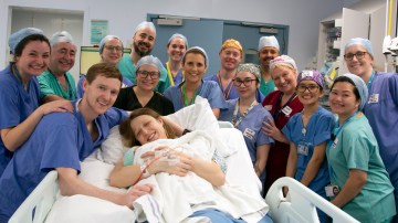 نجاح أول ولادة في بريطانيا بعد زراعة رحم