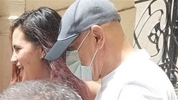 حسام حسن وزوجته