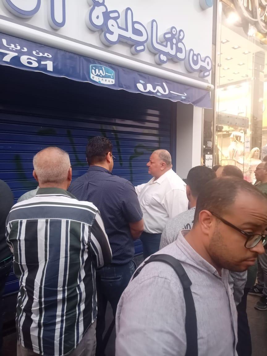 غلق محالان بـ لبن ووهمي في مصر الجديدة لإدارتهما بدون ترخيص