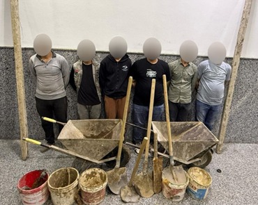 المتهمين والمضبوطات 