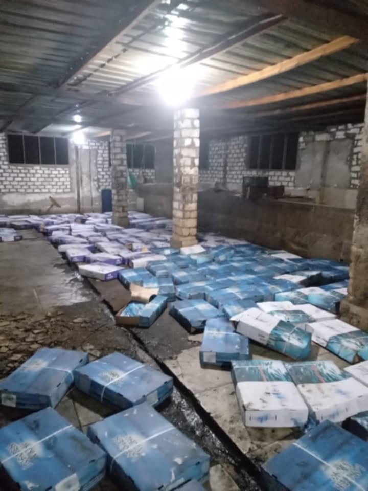 ضبط 4500 كجم أسماكا مدخنة داخل حظيرة مواشٍ