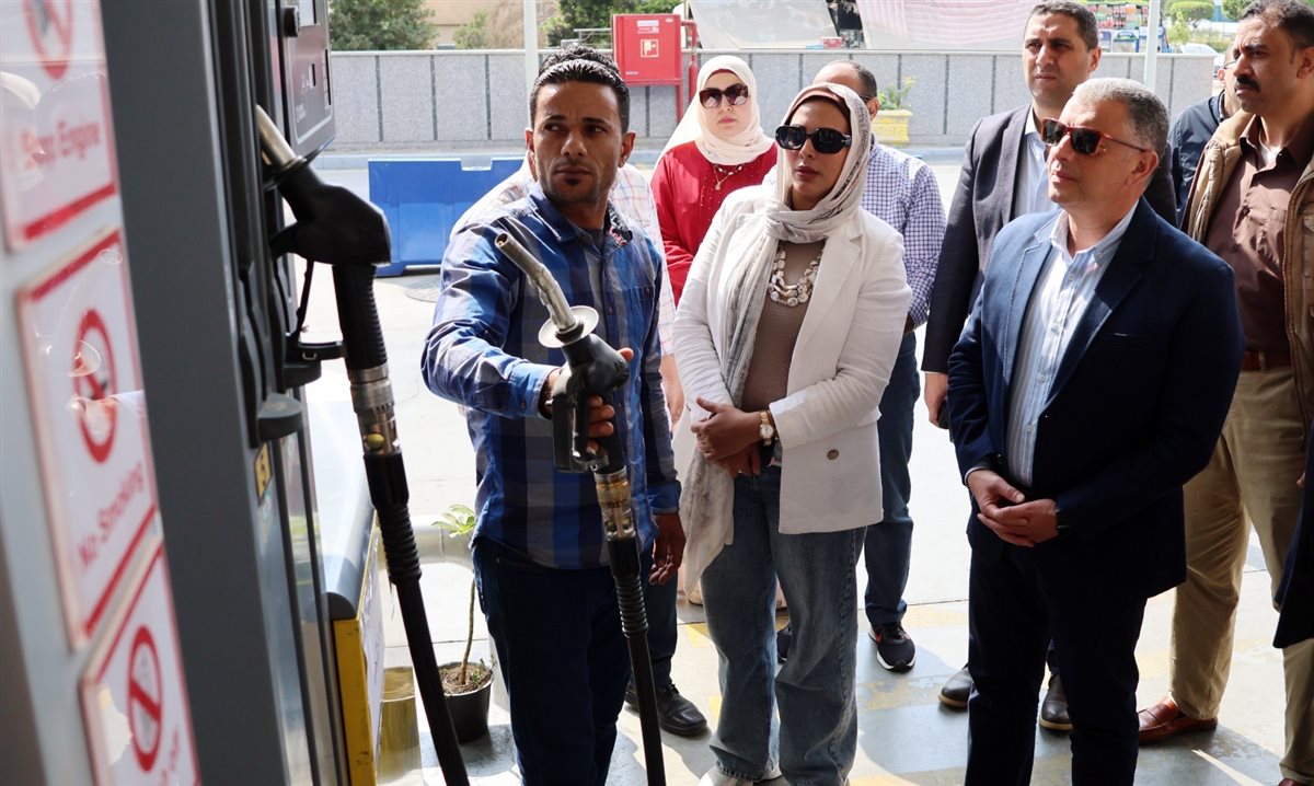 جانب من جولة المحافظ