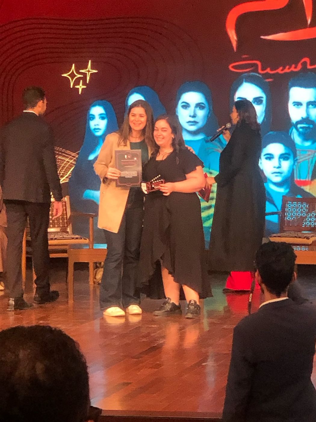 بحضور كرم الشناوي وأمينة خليل ويسرا اللوزي.. الجامعة الأمريكية تكرّم أبطال مسلسل لام شمسية