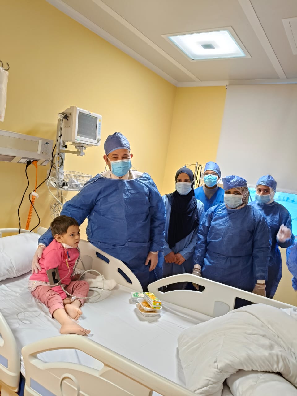 فريق طبي بالأقصر ينجح في زراعة نخاع لطفلة