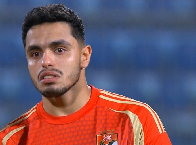 بكاء كريم الدبيس من مباراة الأهلي وبيراميدز في الدوري الممتاز