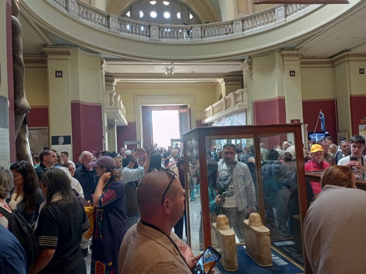 إقبال كبير من السائحين على زيارة المتحف المصري بالتحرير