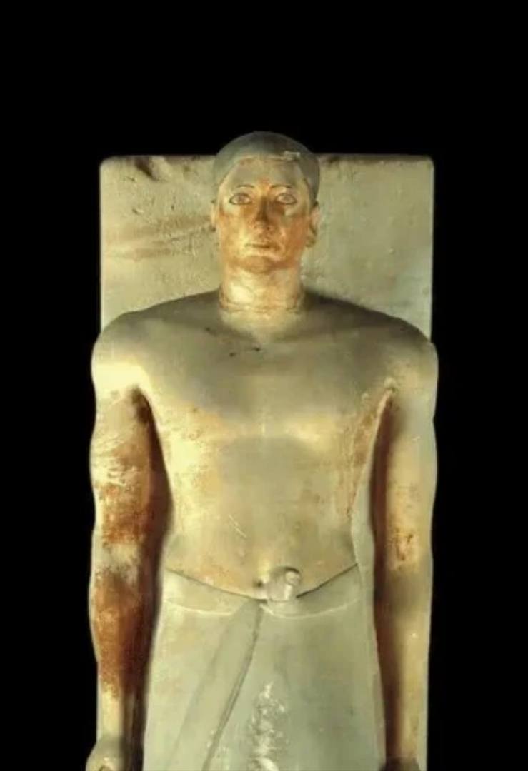 تمثال لـ الكاهن رع نفر