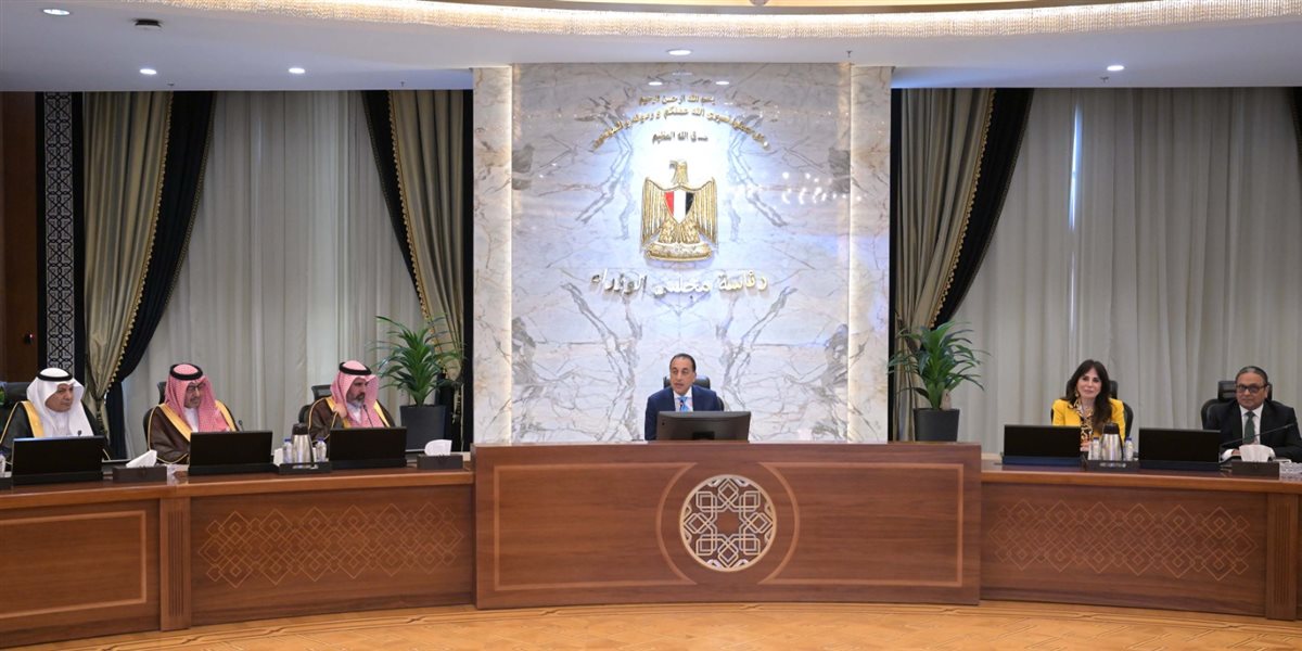 رئيس الوزراء يستقبل وفدًا من رجال الأعمال السعوديين لبحث فرص التعاون المشتركة