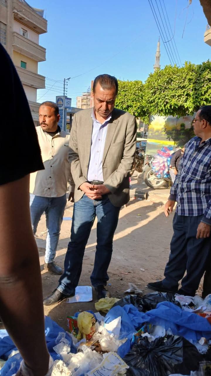 نفايات خطرة ملقاه بأحد شوارع المنوفية