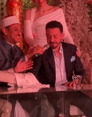 فلذة كبدي.. بكاء وتأثر أحمد زاهر أثناء عقد قران ابنته على هشام جمال