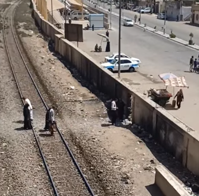 معابر غير شرعية بمسار السكك الحديدية