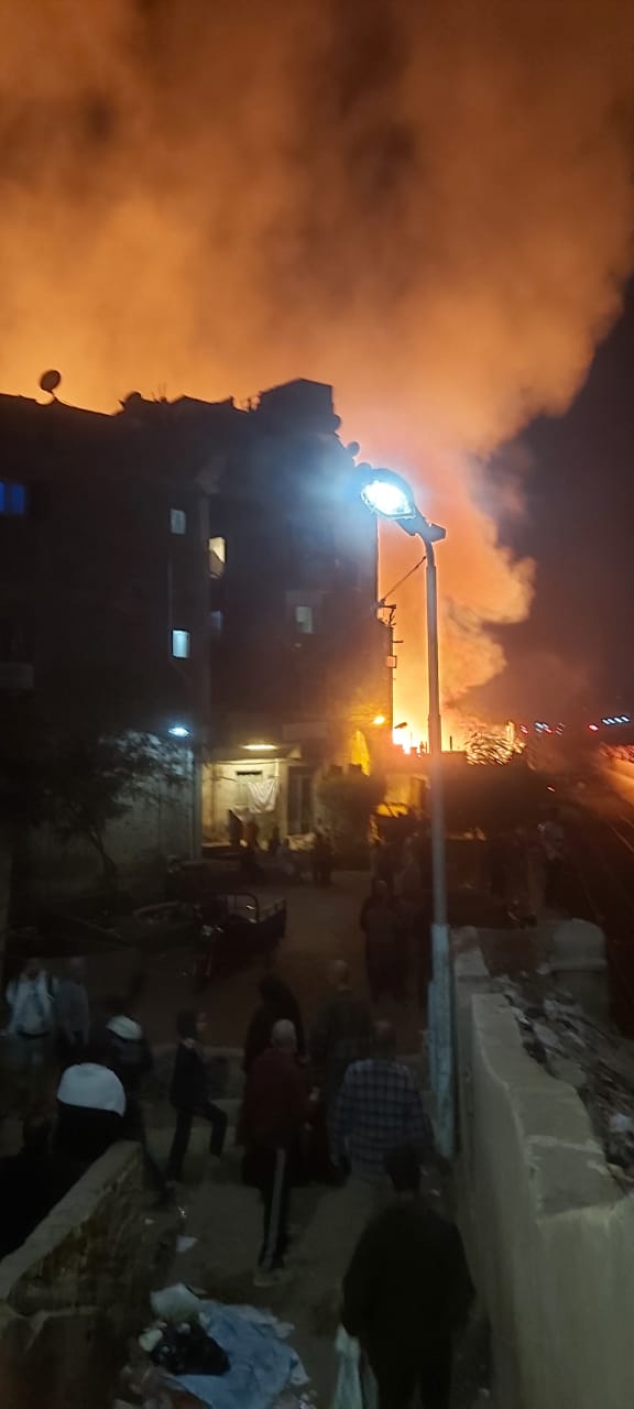  حريق مخازن أخشاب بالشرابية