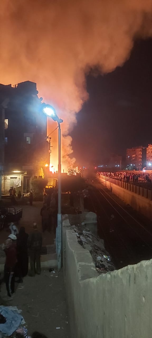  حريق مخازن أخشاب بالشرابية