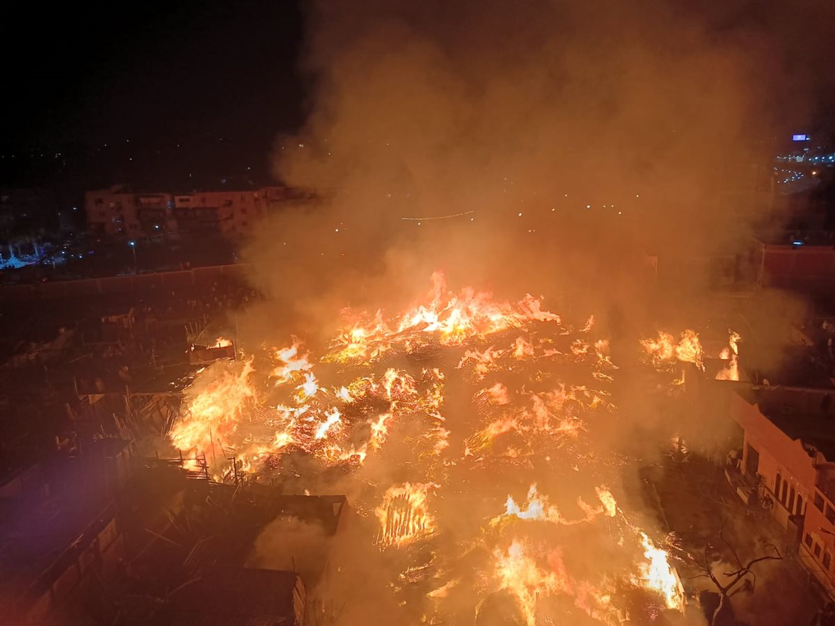  حريق مخازن أخشاب بالشرابية