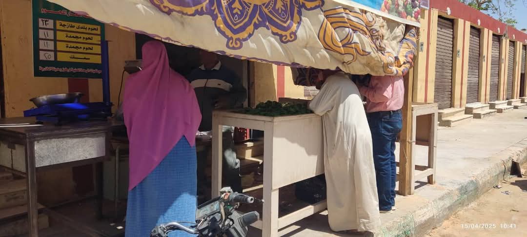 اقبال المواطنين علي منافذ البيع