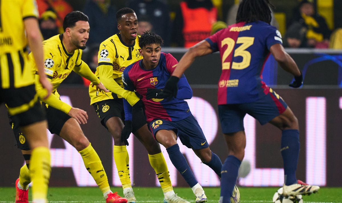 موعد والقنوات الناقلة لمباراة برشلونة وبوروسيا دورتموند بث مباشر الآن