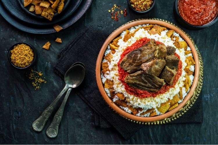 طريقة عمل الفتة المصرية بالصلصة