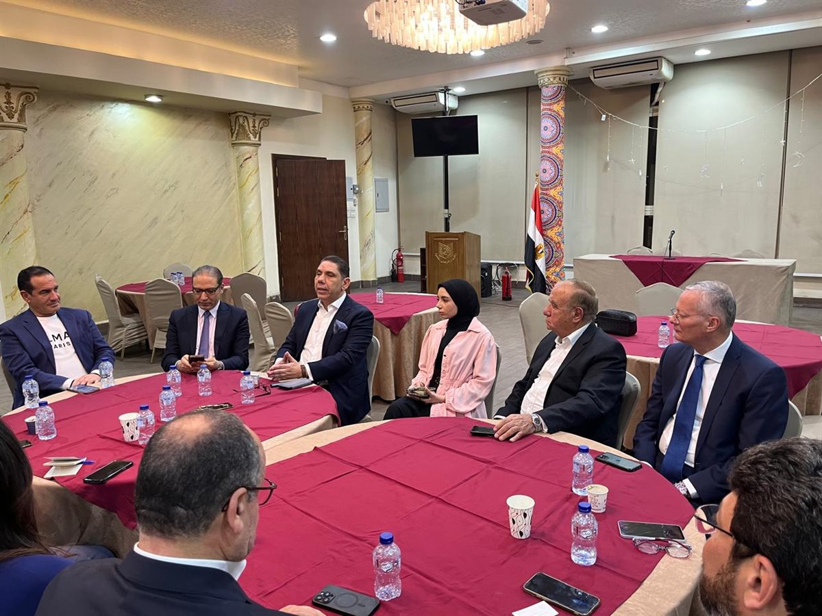 جانب من مناقشة صالون إضاءات لتحديات الأمن القومي