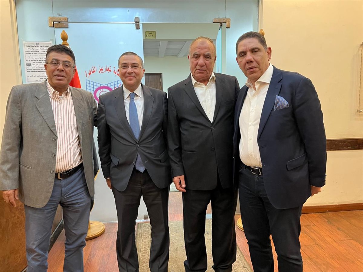 صور جماعية عقب مناقشة صالون إضاءات لتحديات الأمن القومي