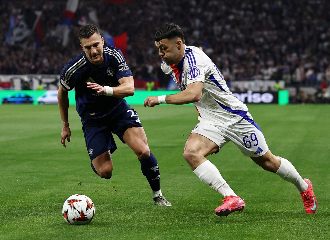  القنوات الناقلة لمباراة مانشستر يونايتد وأولمبيك ليون بث مباشر الآن في دوري أوروبا.