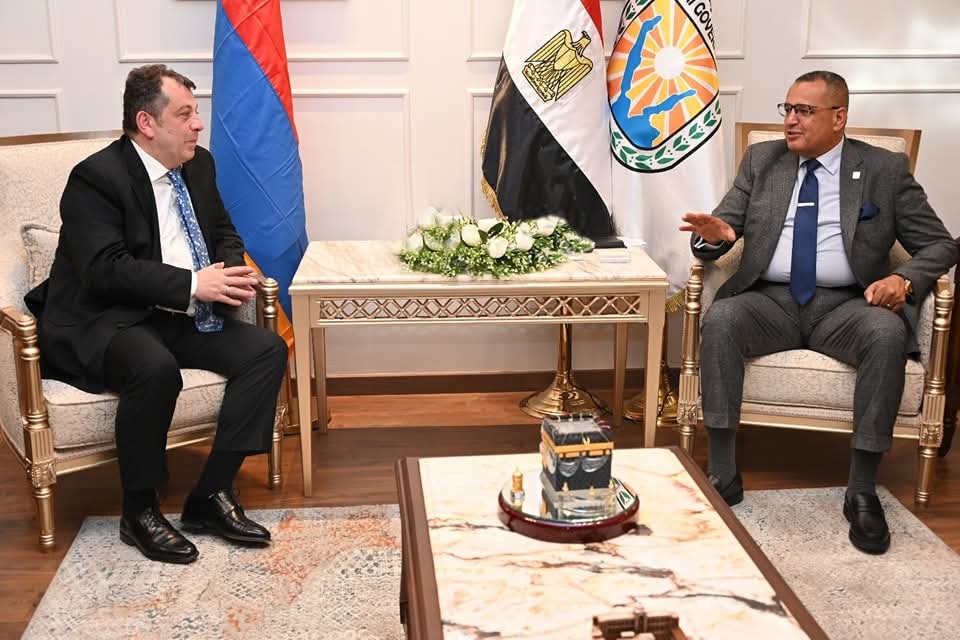 محافظ جنوب سيناء يستقبل سفير أرمينيا بمكتبه بشرم الشيخ