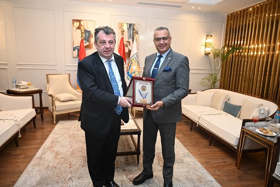 محافظ جنوب سيناء يستقبل سفير أرمينيا بمكتبه بشرم الشيخ