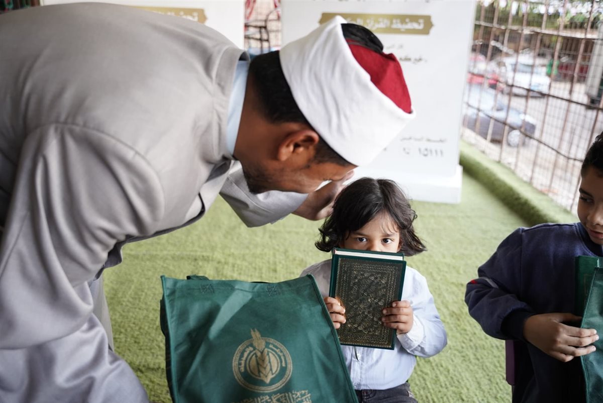 بيت الزكاة والصدقات يبدأ حملة دعم حفظة القرآن الكريم بالقرى الأكثر احتياجًا بسوهاج