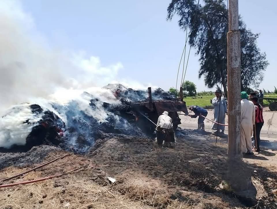 الحماية المدنية تسيطر علي حريق مقطورتين بكفر الشيخ