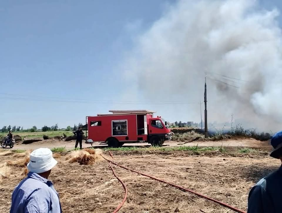 الحماية المدنية تسيطر علي حريق مقطورتين بكفر الشيخ