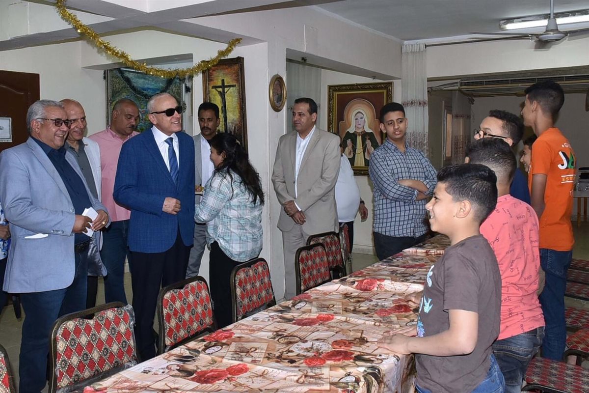 محافظ الأقصر يهنى اطفال الأقصر بالعيد