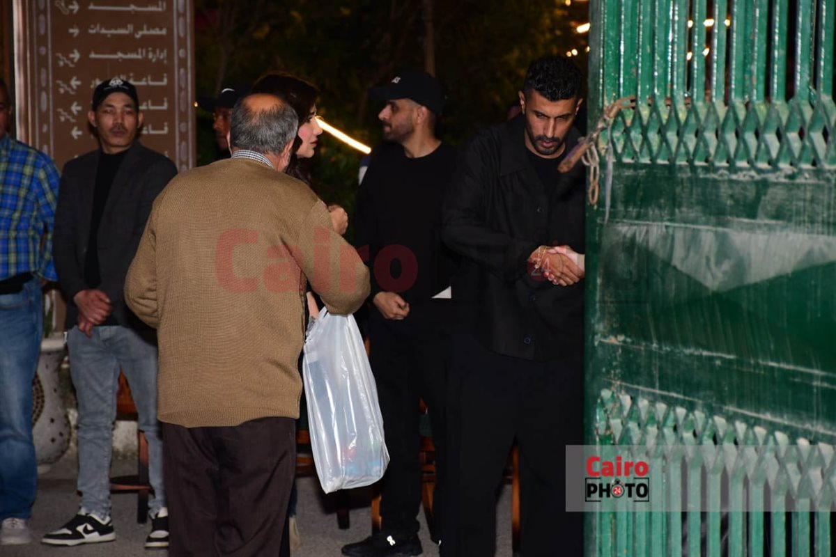 نجوم الفن في عزاء الفنان سليمان عيد