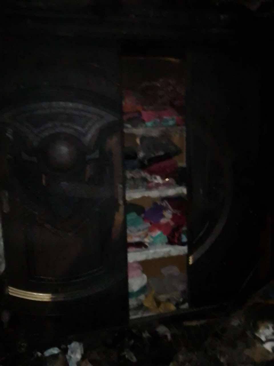 النيران أكلت محتوياتها.. آثار حريق بشقة سكنية في شبين القناطر ومصرع صغيرين