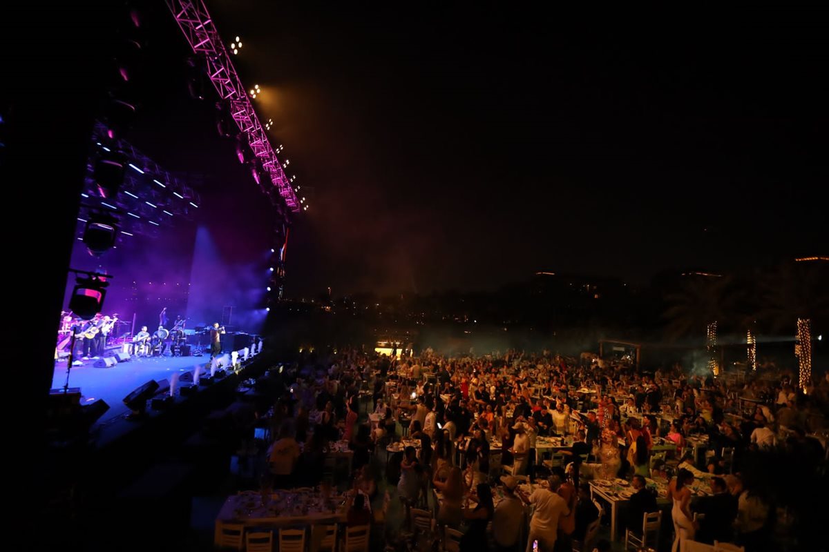 أبرز لقطات حفل أحمد سعد في دبي ضمن حفلات موسم عيد الربيع