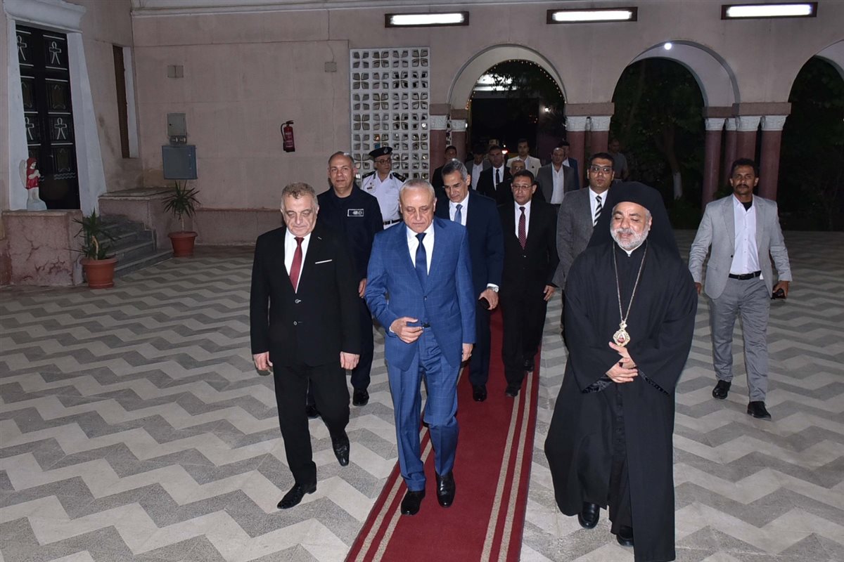 محافظ الأقصر وجولة في الكنائس للتهنئة بعيد الميلاد المجيد