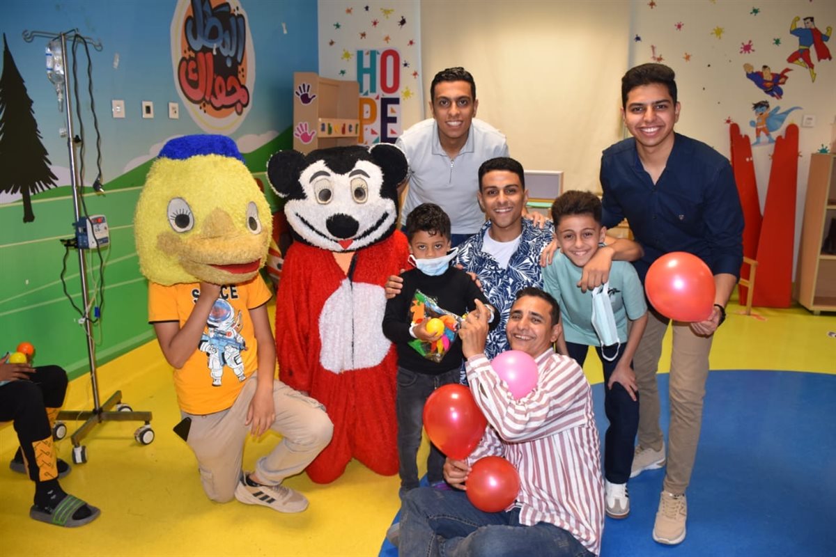 فرحة مع متحدى السرطان بالعيد